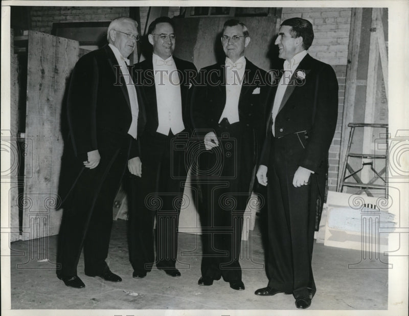 Load image into Gallery viewer, 1939 Press Photo New Officers of American Bankers Association in Seattle
