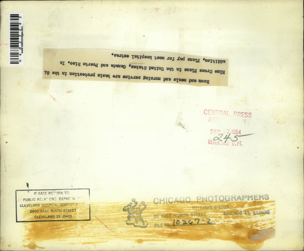 1954 Press Photo Blue Cross Insurance Plan Care Nurse Serving Patient Meal