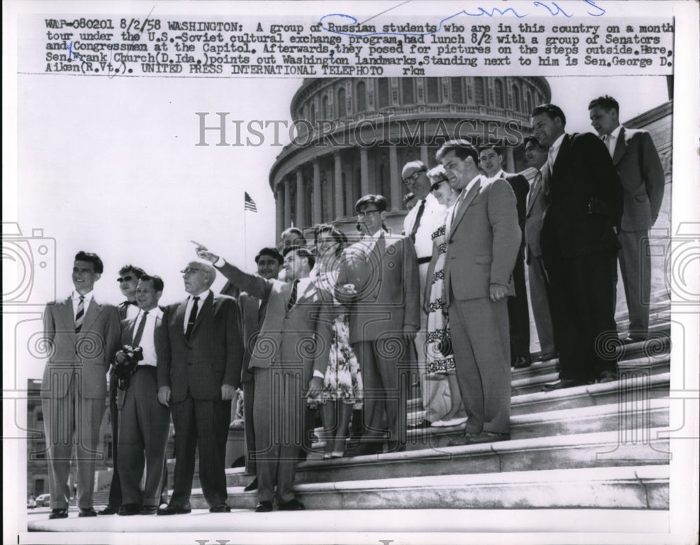 1958 Press Photo United States Soviet Cultural Exchange Students Capitol Steps