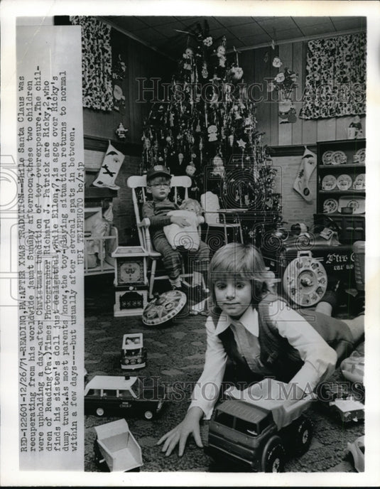 1971 Press Photo Reading Pa Rick, Ellen & Ricky Patrick with Xmas toys