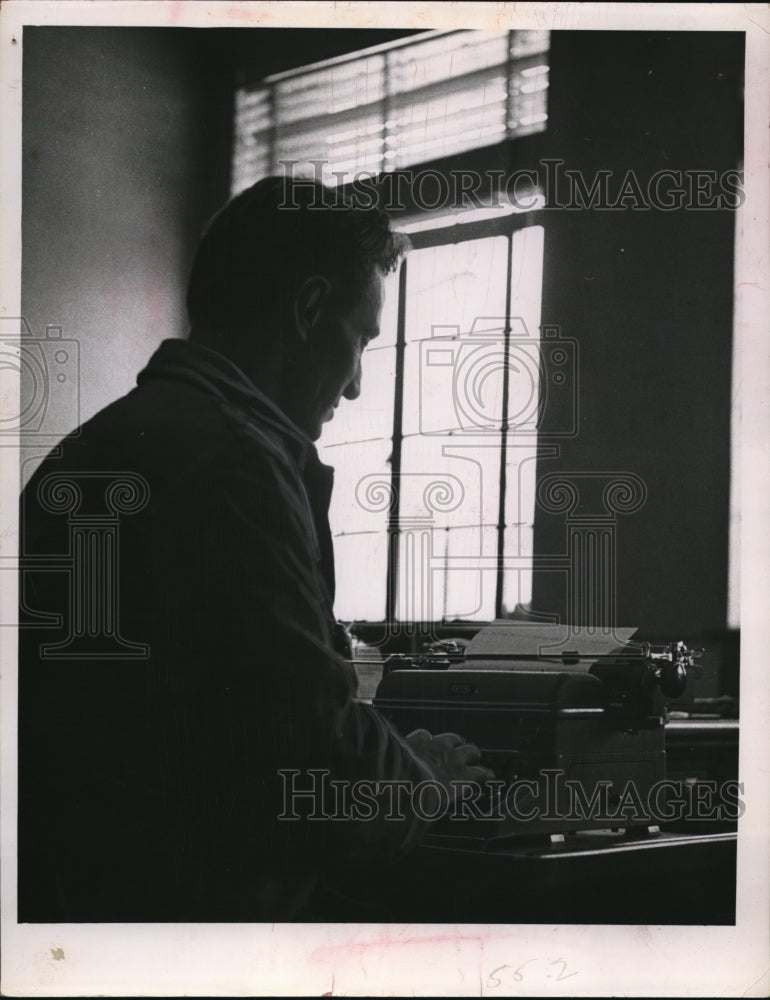 1952 Press Photo Lloyd Harris, Inmate at Michigan State Prison in Jackson.