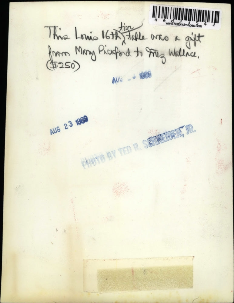 1969 Press Photo Louis 16th table gifted from Mary Pickford to Meg Wallace