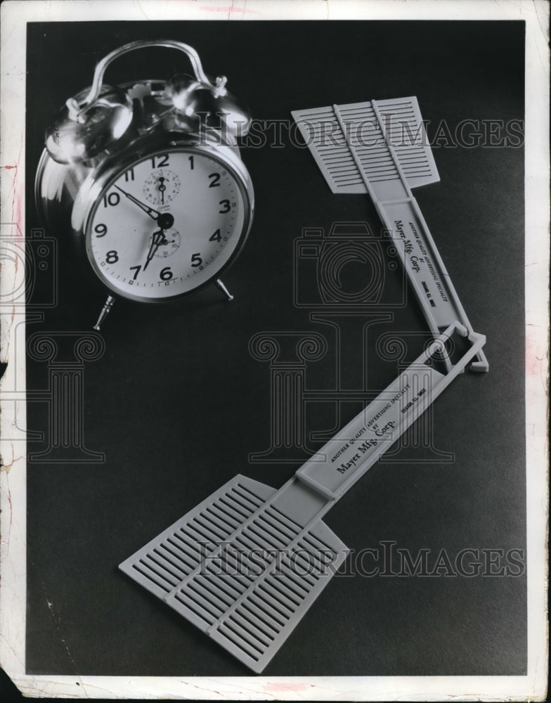 Press Photo Featherweight flyswatter by Mayer Nfg company