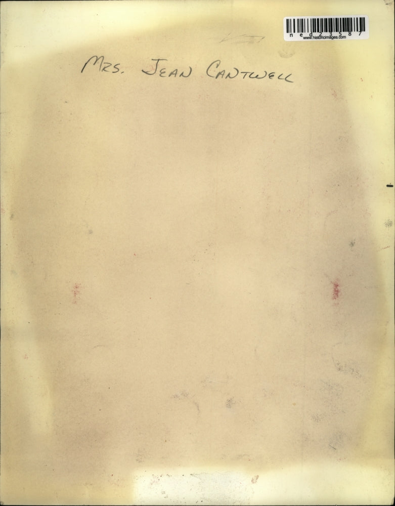 Load image into Gallery viewer, Press Photo Mrs. Jean Cantwell with Dolls.

