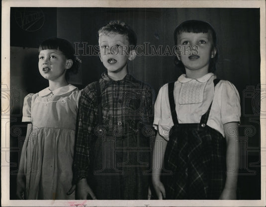 1948 Press Photo Fairport Ohio Amy Werronen, Roberta Kulma, Niles Dinonen