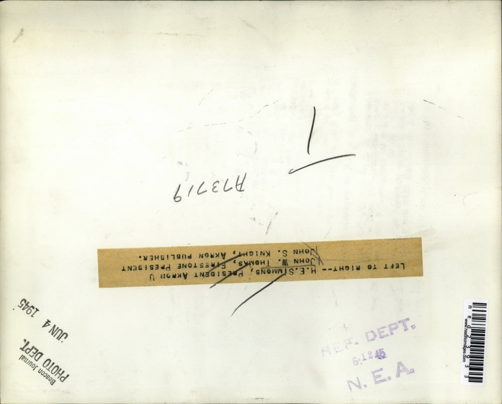 1945 Press Photo H.E. Simmons, John W. Thomas, and John S. Knight at Graduation