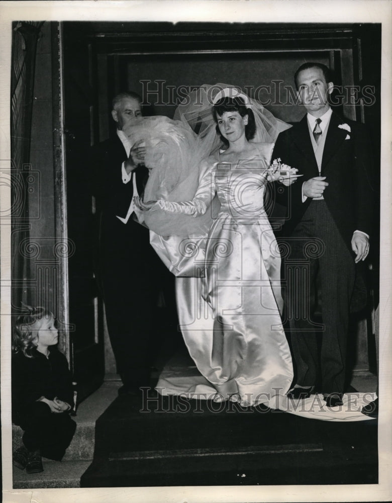1943 Press Photo Giorgio Pellegrini and his bride Shelia Cudahy
