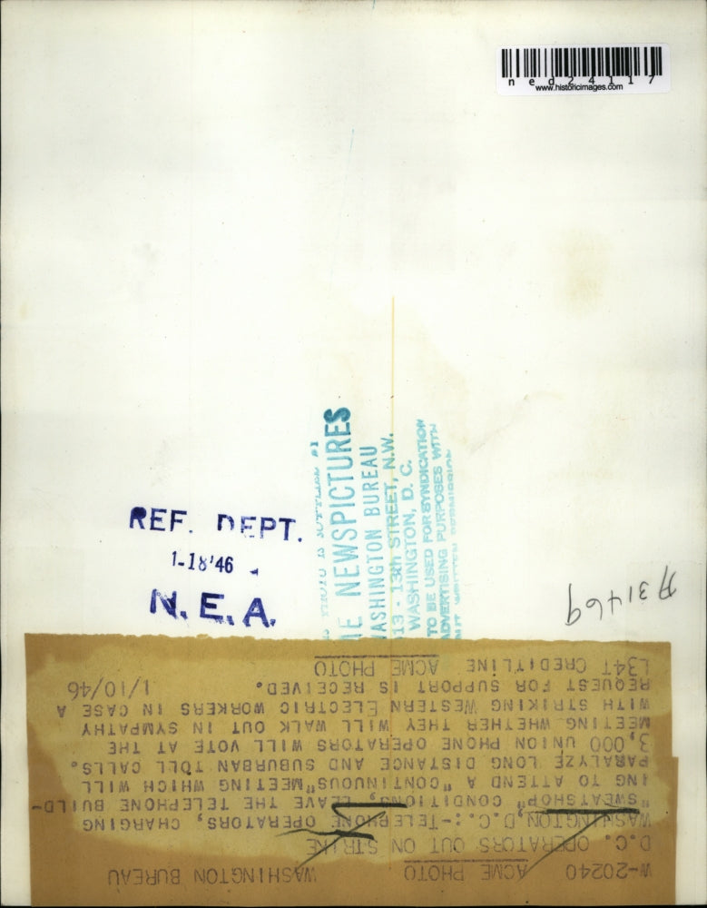 1946 Press Photo Washington D.C. Operators Leave To Discuss Sweatshop Conditions