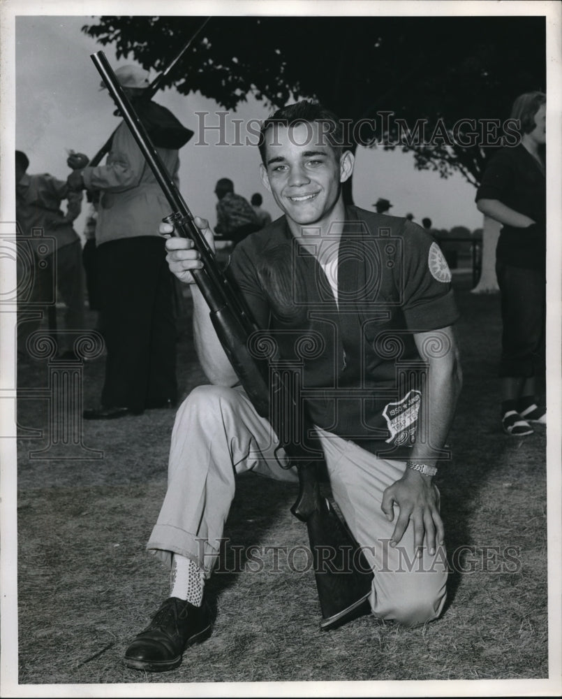1962 Press Photo E Michael Wayland will attempt to become first repeating