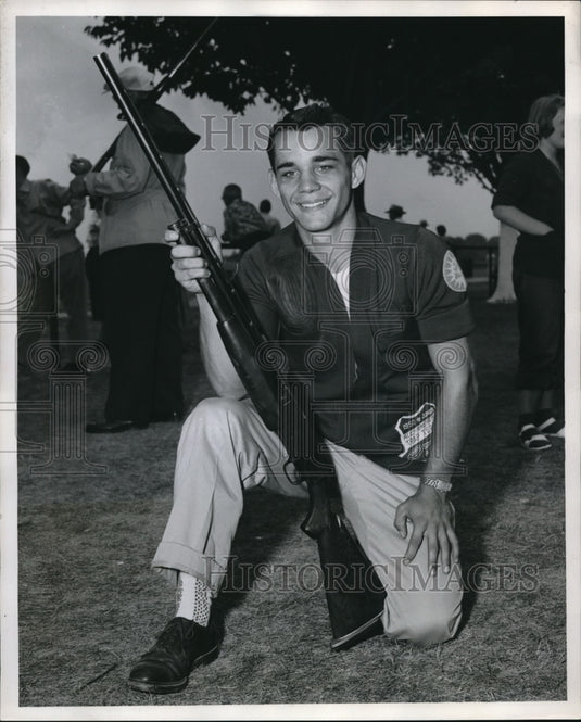 1962 Press Photo E Michael Wayland will attempt to become first repeating