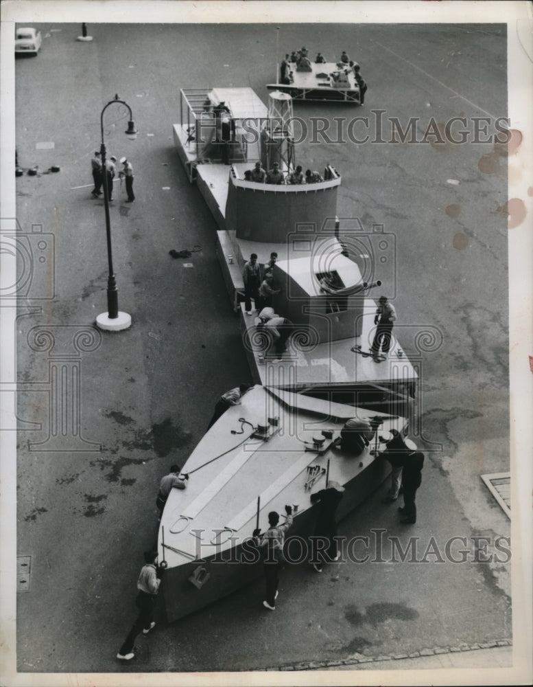 Load image into Gallery viewer, 1958 Press Photo Gosport Hampshire England 140 ft model frigate assembled by
