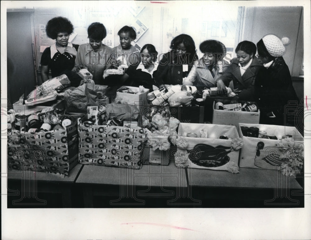 Press Photo East HS girls V Garrett, M Hope, L Toliver, R Yancey,B Edwards