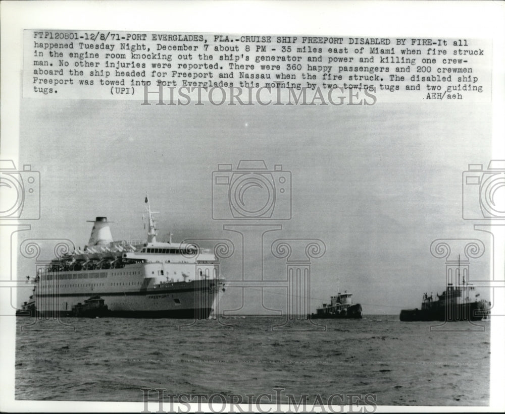 Press Photo Port Everglades Fla Cruise ship Freeport diabled by fire killing
