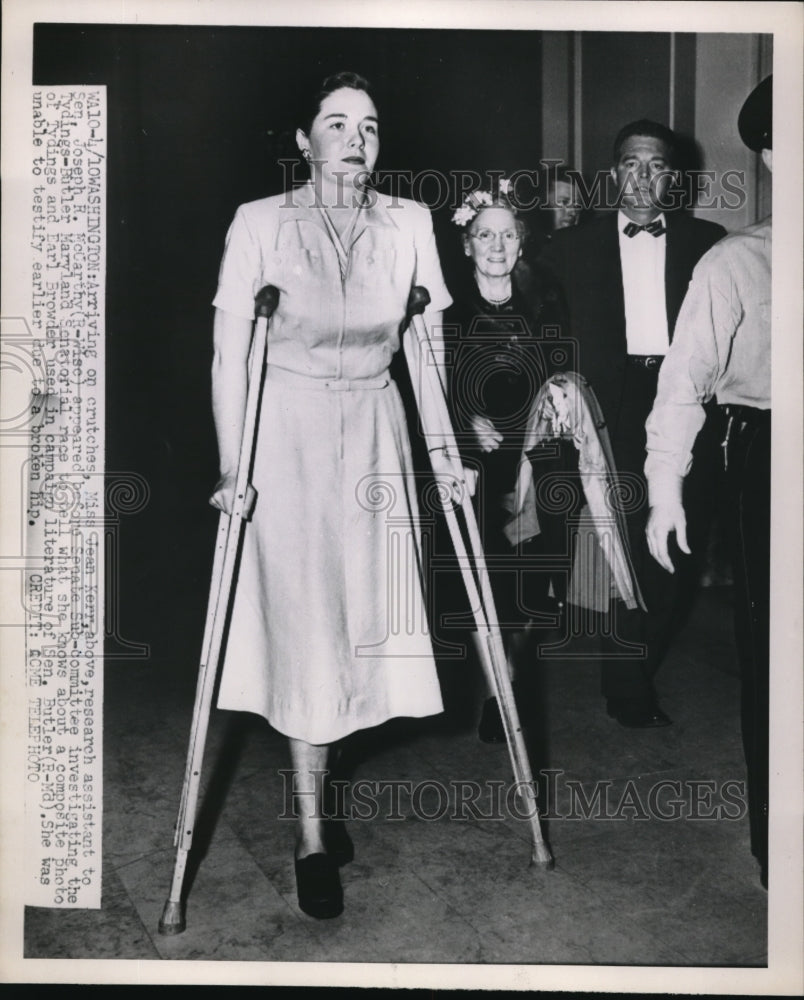 1951 Press Photo Miss Jean Kerr Arrives Before Sub-Committee With Broken Hip