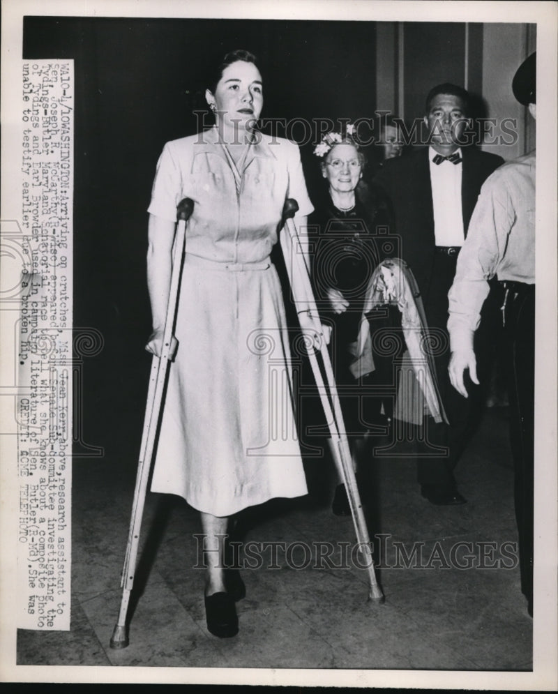Load image into Gallery viewer, 1951 Press Photo Miss Jean Kerr Arrives Before Sub-Committee With Broken Hip
