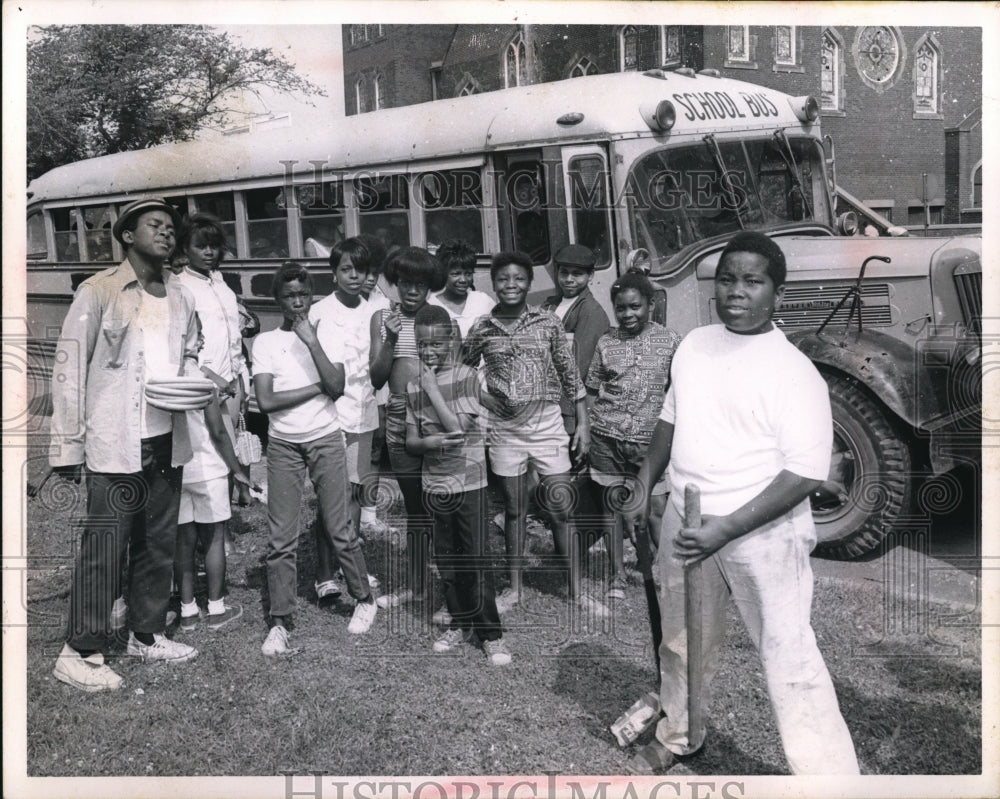 Press Photo Kids from Kingman area day camp