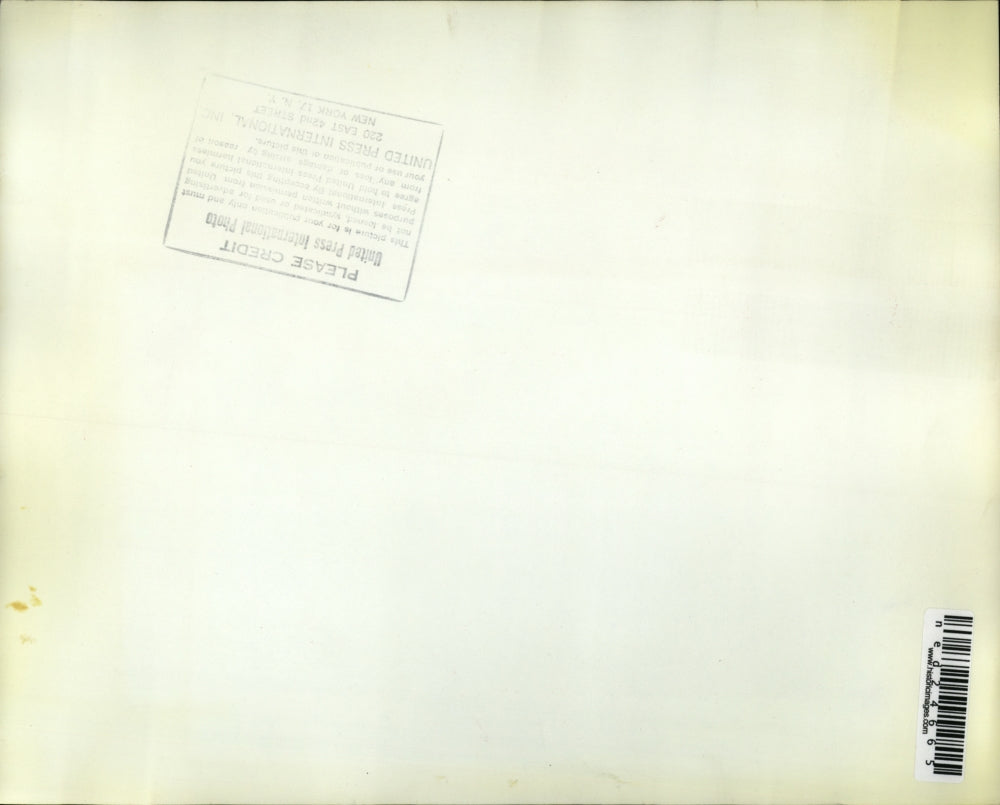 1973 Press Photo Firemen Extinguish Car After Protesters Lit It on Fire in