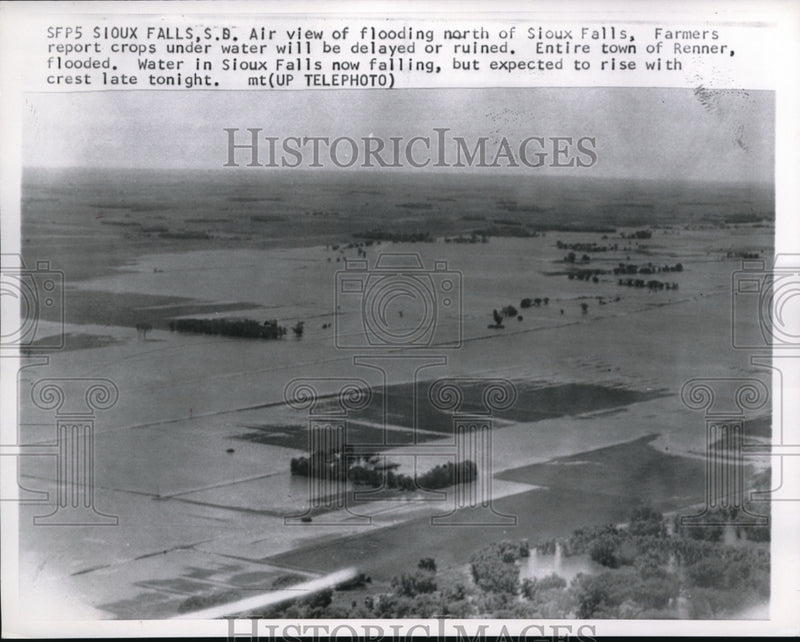 Load image into Gallery viewer, 1957 Press Photo Air View Of Rising Flood Waters From The Rive Sioux
