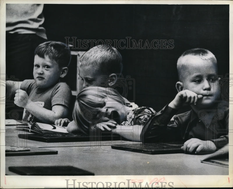 Load image into Gallery viewer, 1970 Press Photo Four Faces Of Education On The First Day Of Kindergarten
