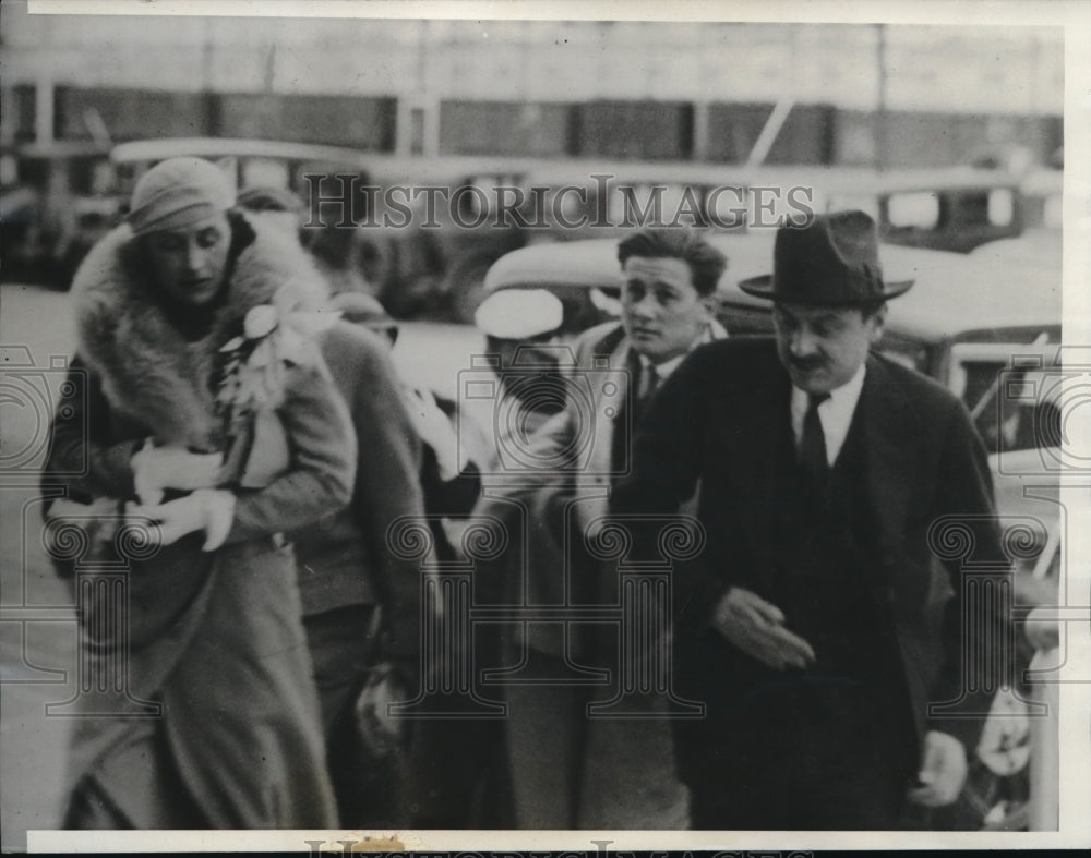 1933 Press Photo Edward F. Swift Jr. and Mrs. Kathryn Thompson Mather Wed Near