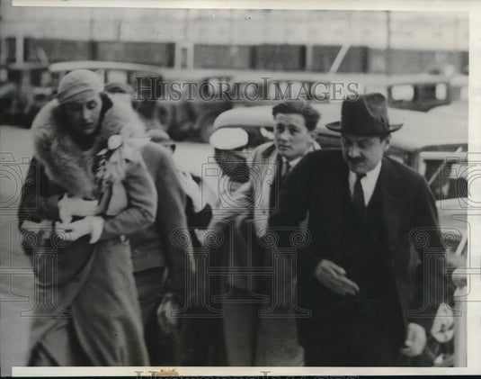 1933 Press Photo Edward F. Swift Jr. and Mrs. Kathryn Thompson Mather Wed Near