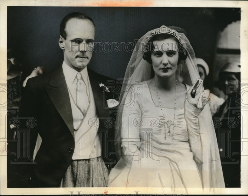 Load image into Gallery viewer, 1935 Press Photo London Viscount Curzon Earl Howe Racing Priscilla Weigall
