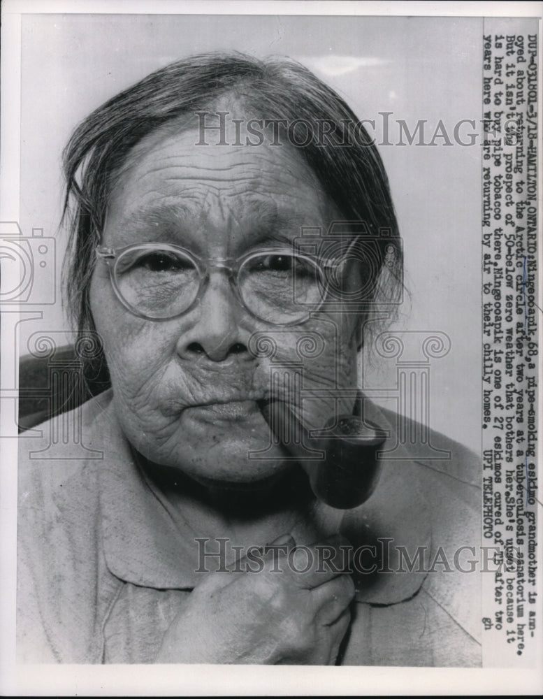 1959 Press Photo Ningeooapik Is Upset That She Can't Buy Pipe Tobacco At Home