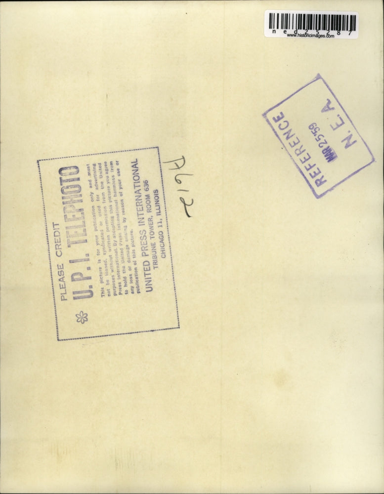 1959 Press Photo Ningeooapik Is Upset That She Can't Buy Pipe Tobacco At Home