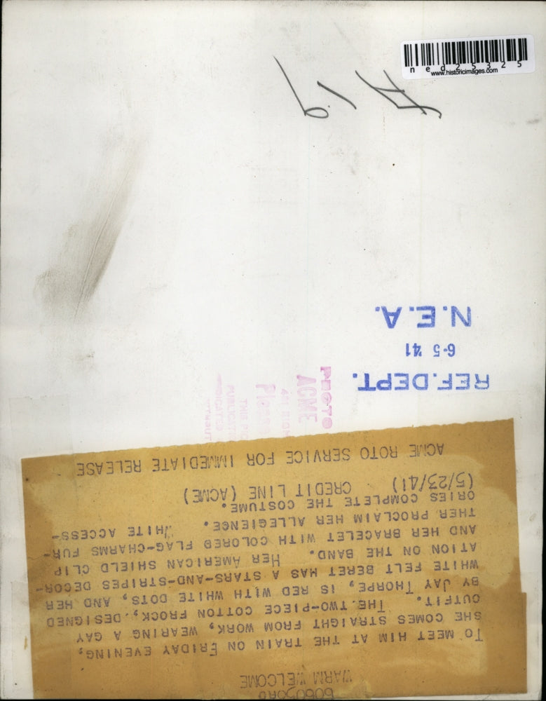 1941 Press Photo Jay Thorpe Designed The Outfit Stars And Stripes Decoration