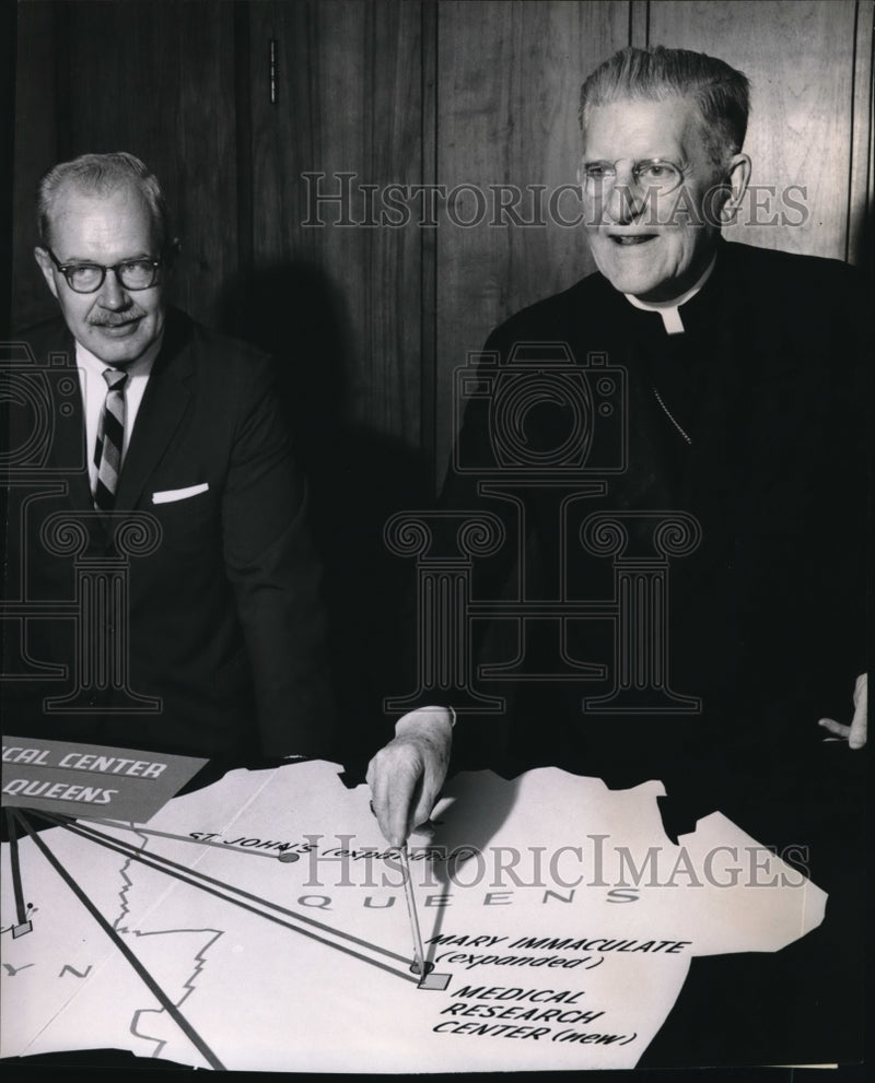 Load image into Gallery viewer, 1966 Press Photo Dr. Robert P Whalen and Rev.Brayan J McEntegart og Brooklyn
