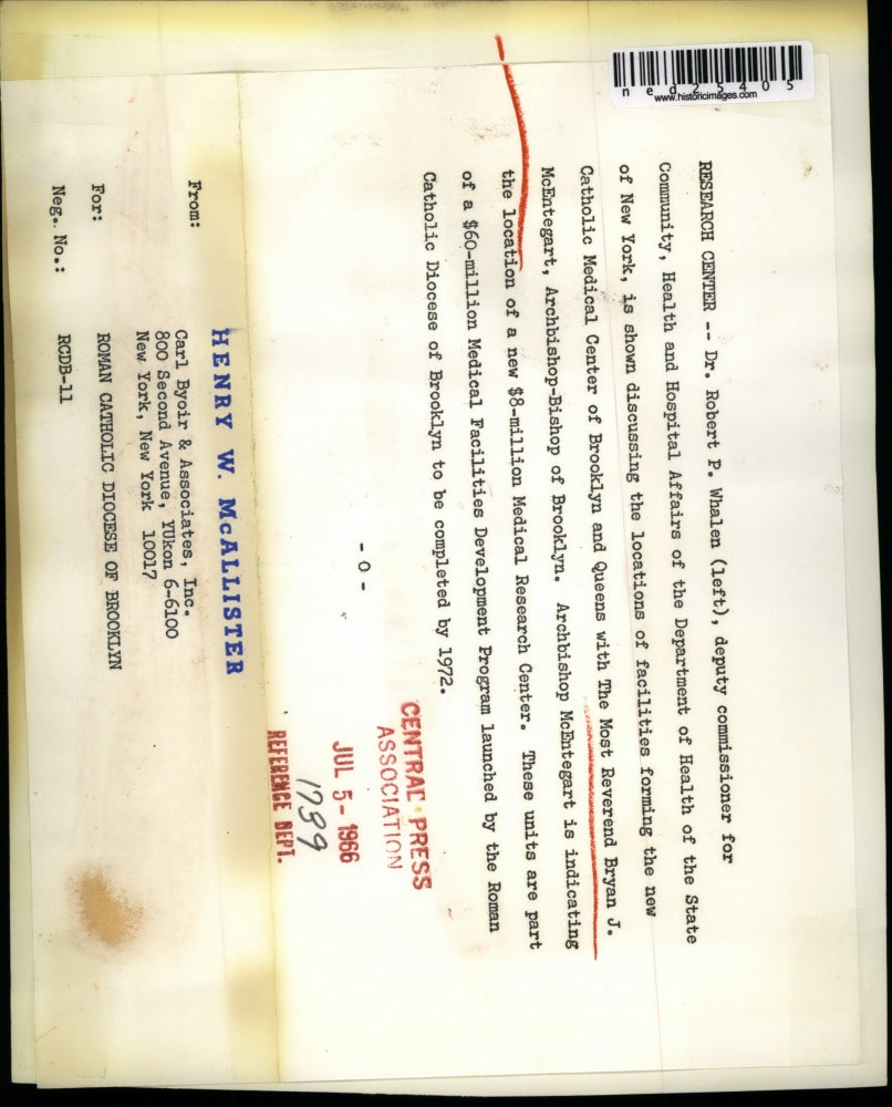 1966 Press Photo Dr. Robert P Whalen and Rev.Brayan J McEntegart og Brooklyn