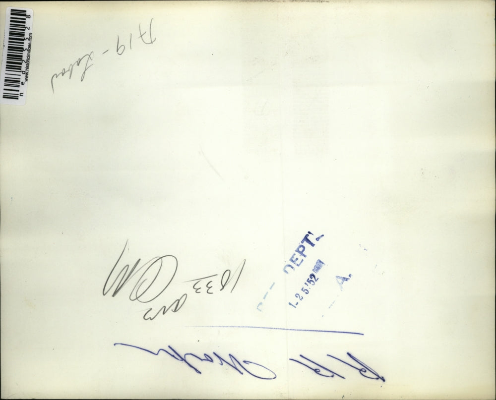 1952 Press Photo Pacific workers and rescue worker pose by snow weasel