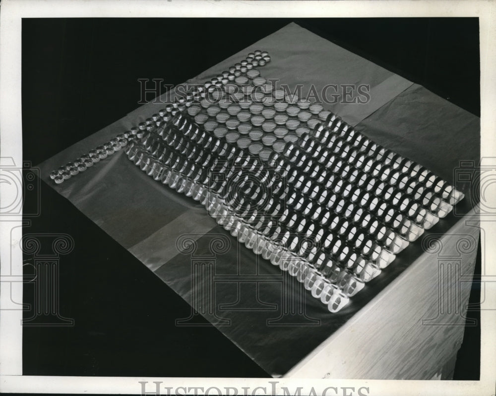 1943 Press Photo American Flag Made Out Of Different Lenses At Tinsely Lab