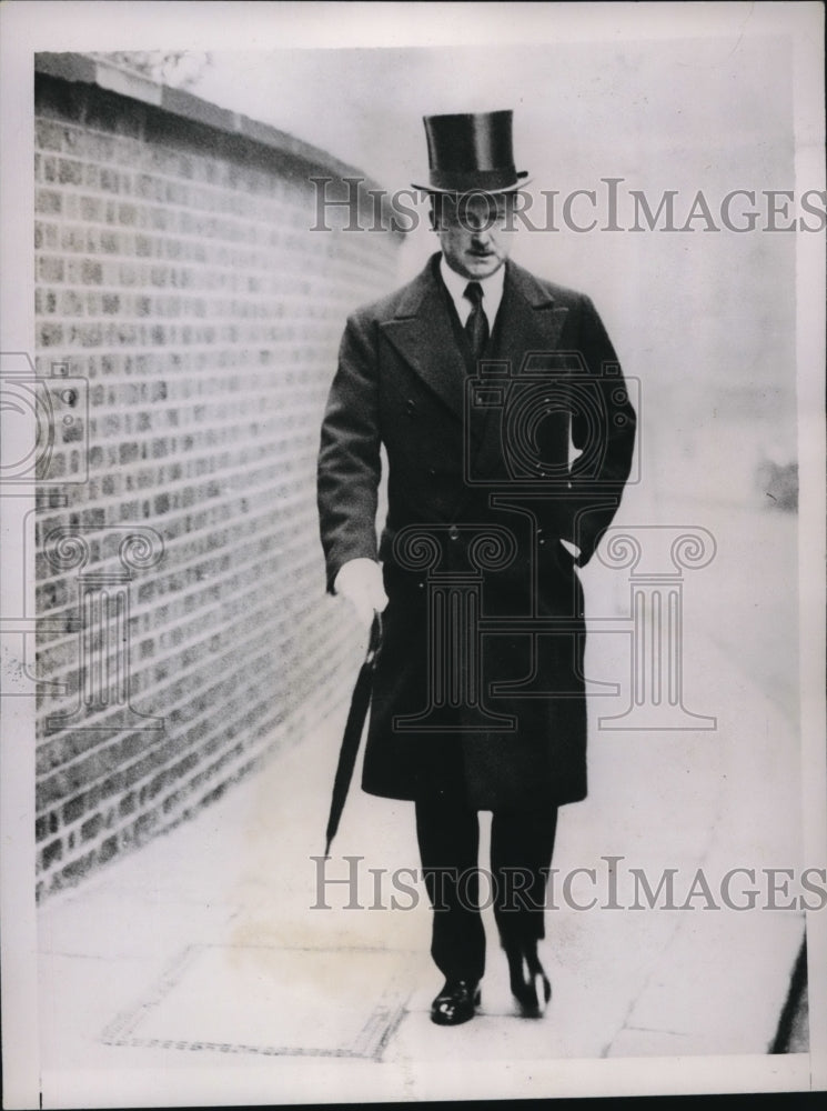 1935 Press Photo A. Duff Cooper Arrives For First Meeting Of The Cabinet