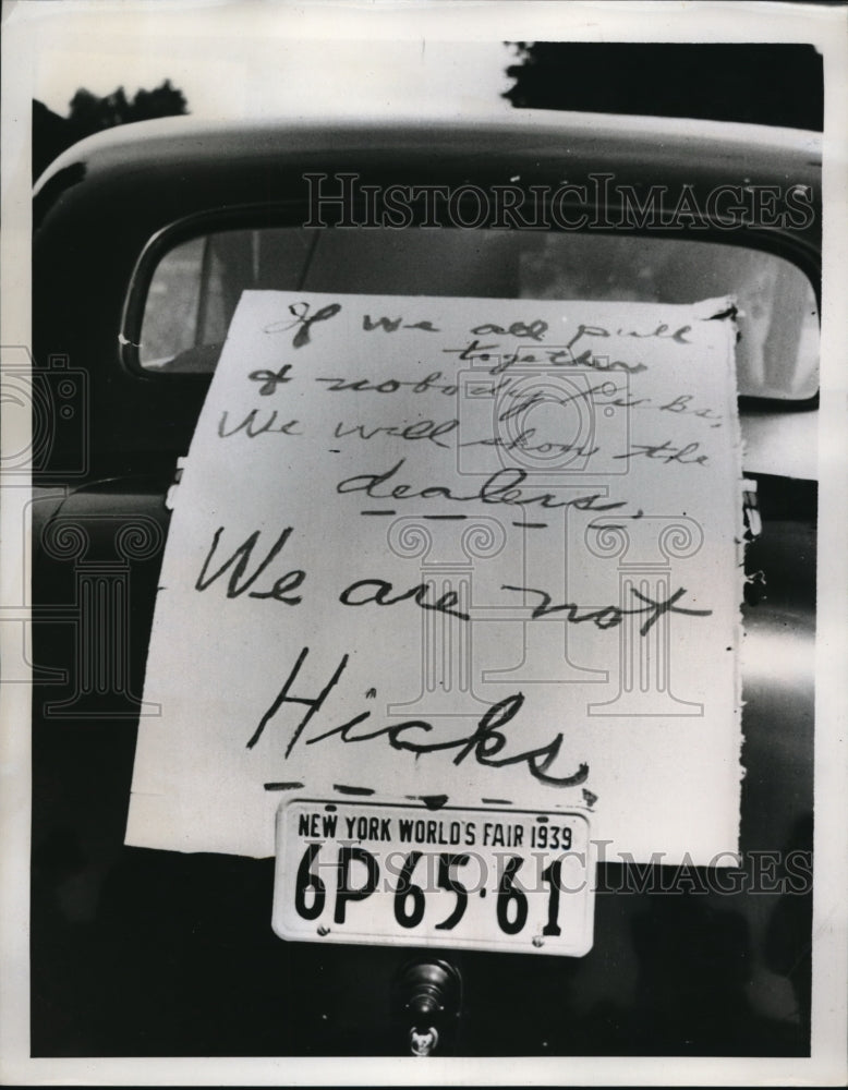 1929 Press Photo Hewelton, New York During City Milk Strike.
