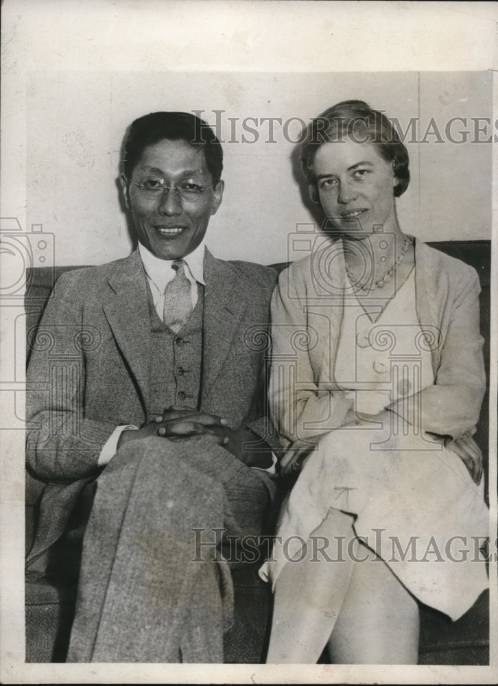 Load image into Gallery viewer, 1933 Press Photo Professor Toyzo W. Nakarai with Fiancee, Miss Frances A. Yorn.
