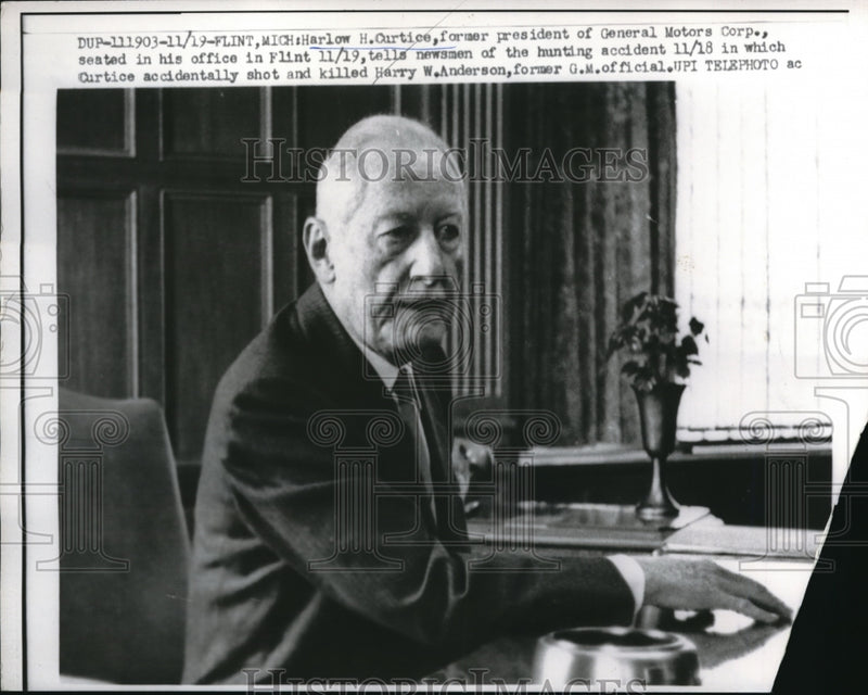 Load image into Gallery viewer, 1959 Press Photo Harlow H. Curtice, President of General Motors, in Office

