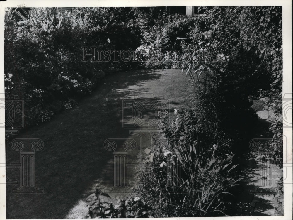 1939 Press Photo First Prize City East Side Garden of Mrs Frank J Hlavin