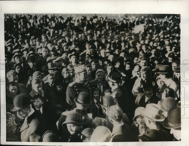 Load image into Gallery viewer, 1932 Press Photo King Christean Of Denmark Steeplechase Racecourse Copenhagen
