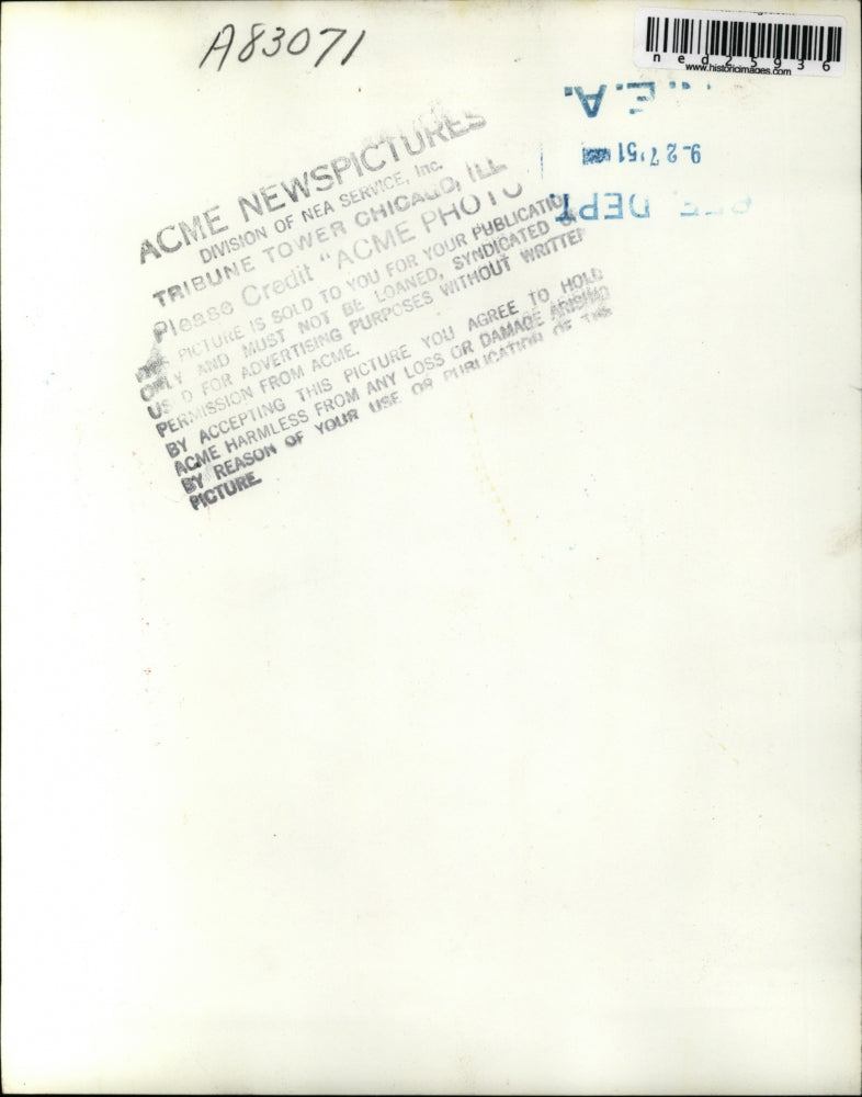 1951 Press Photo San Francisco JF Butler Bathrobe Trip New York Japanese Peace