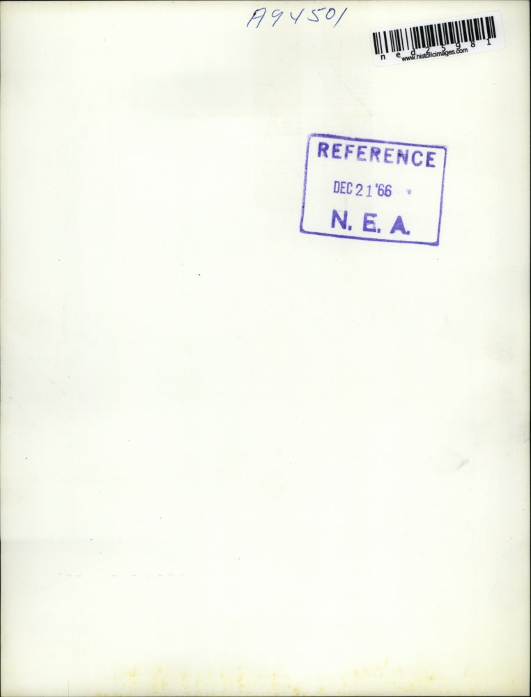 1966 Press Photo Dr Carl Coppolino and warden Earl Smith heading to court