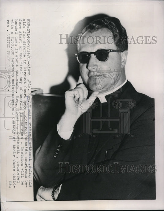 1956 Press Photo Reverend Thomas Graham Northcott outside court in Miami