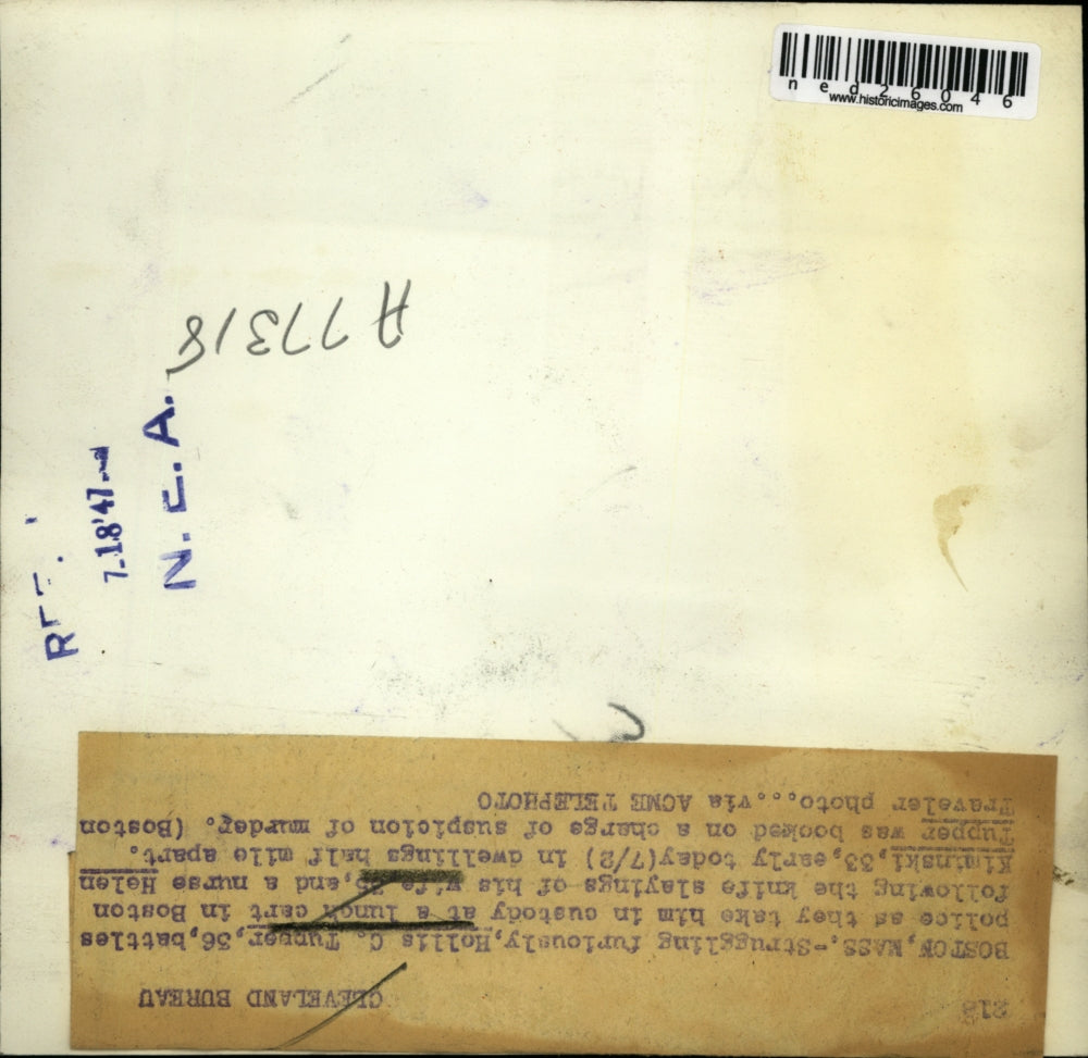 1947 Press Photo Hollis C. Tupper, battles police as they take him in custody at