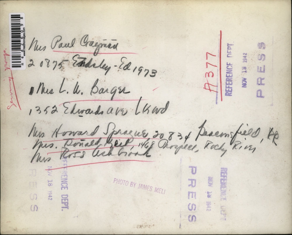 1942 Press Photo P. Cragman, L.U.Barger, H. Sprague, D. Keil & R. Ashbrooke sew