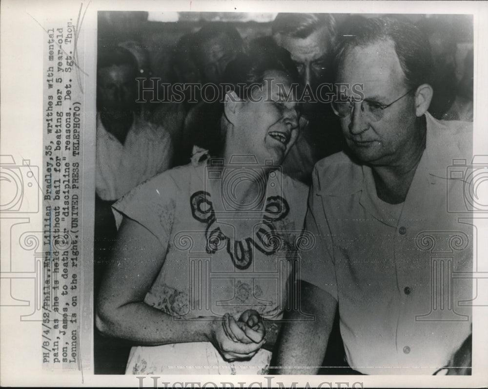1952 Press Photo Mrs. Lillian Bradley held without bail for beating 5-year old