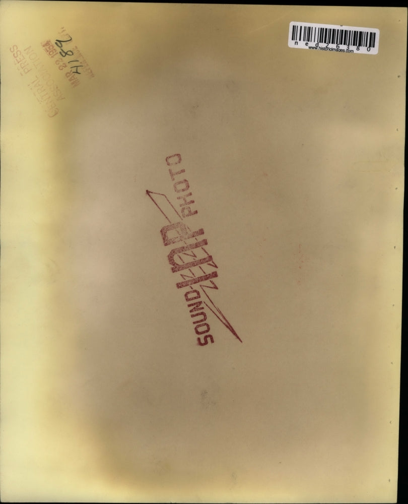 1954 Press Photo San Francisco When immigration Director Bruce Barber visited