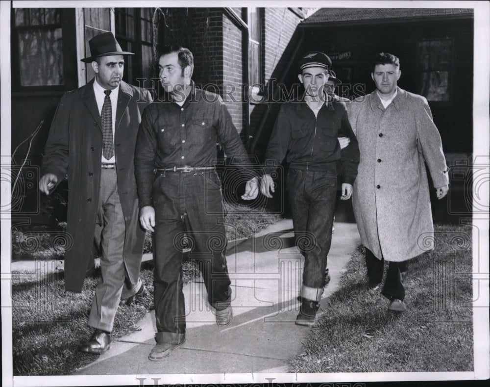 1955 Press Photo Ed Kline and Charles Driscoll Escorted by Officers Arthur Kelly