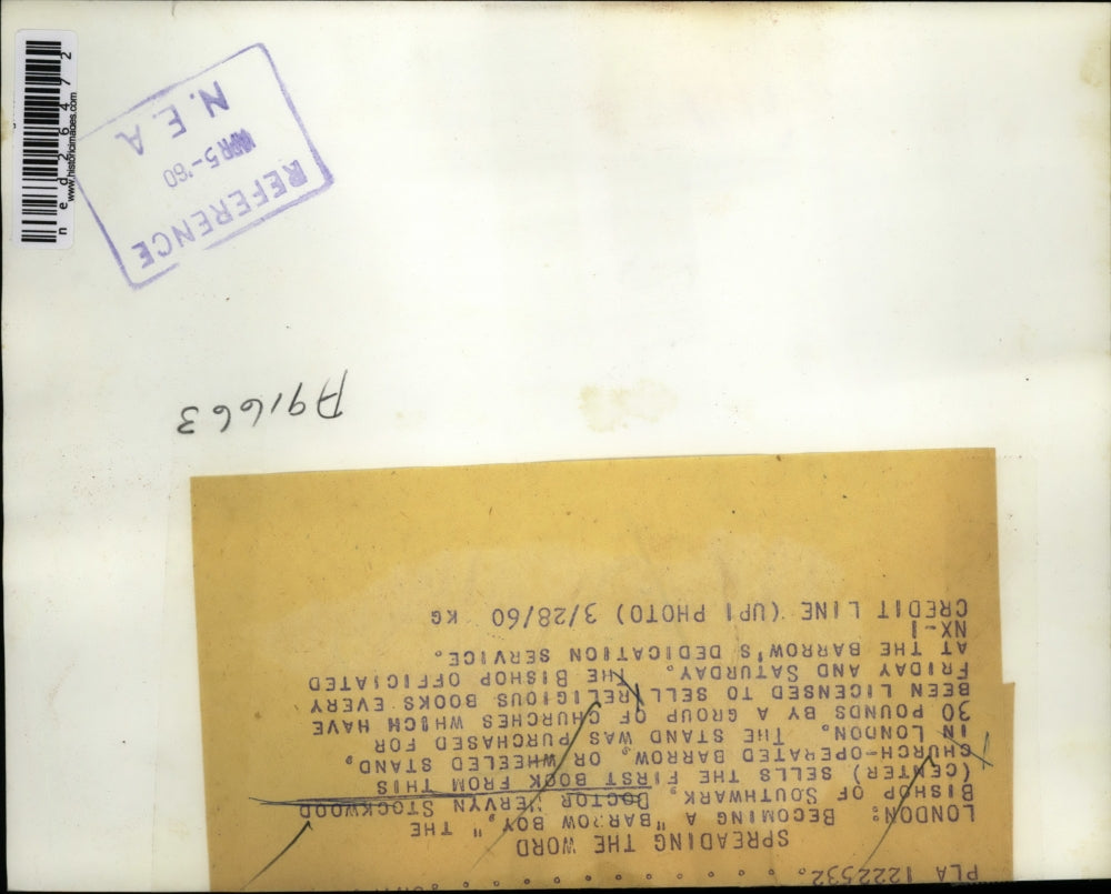 1960 Press Photo London The Bishop of Southwark Doctor Mervyn Stockwood sells