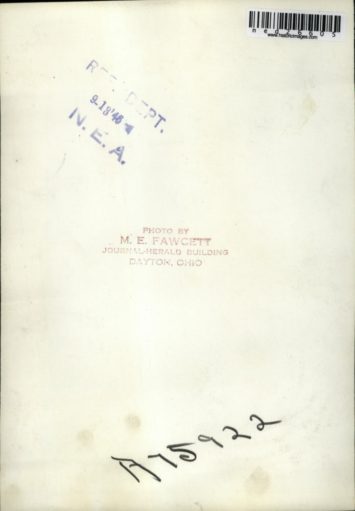 1946 Press Photo Capt James Bennet Eastern Airlines pilot has a score of 98x100