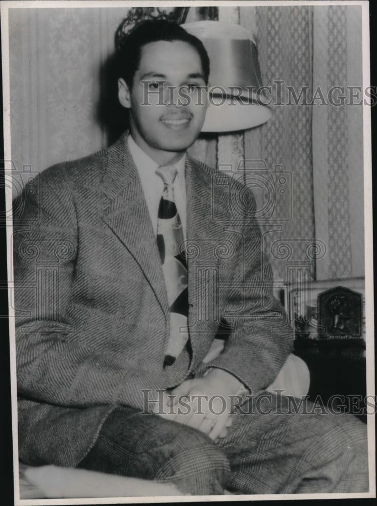 1947 Press Photo Ridgley C. Bennett, Jr. Pictured in St. Louis, Missouri